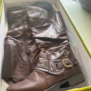 Baretrap boots